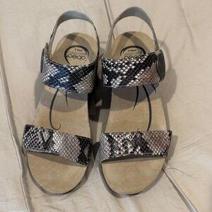 Abeo Snakeskin Wedge Sandal NWOT